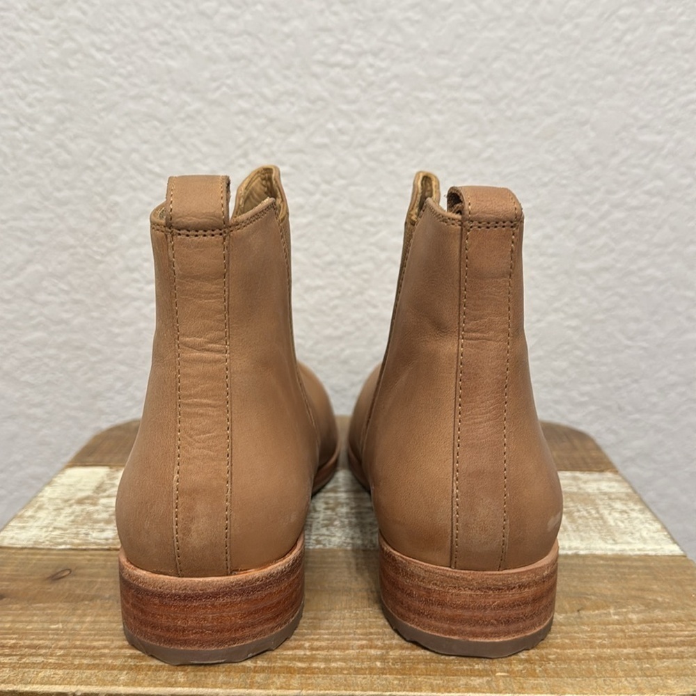 Nisolo Everyday Chelsea Boot Almond Size 6.5 - Picture 6 of 7